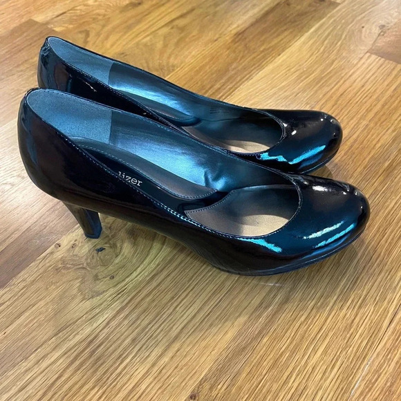 Naturalizer Lennox, Black Shiny Round Toe Patent Leather Pumps Size 9 - Picture 2 of 11